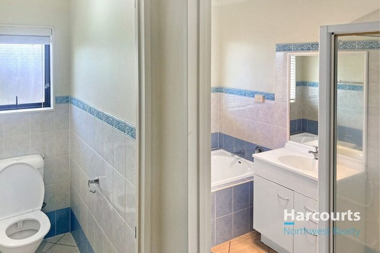Photo of property in 4 Falcarragh Crescent, Flat Bush, Auckland, 2019