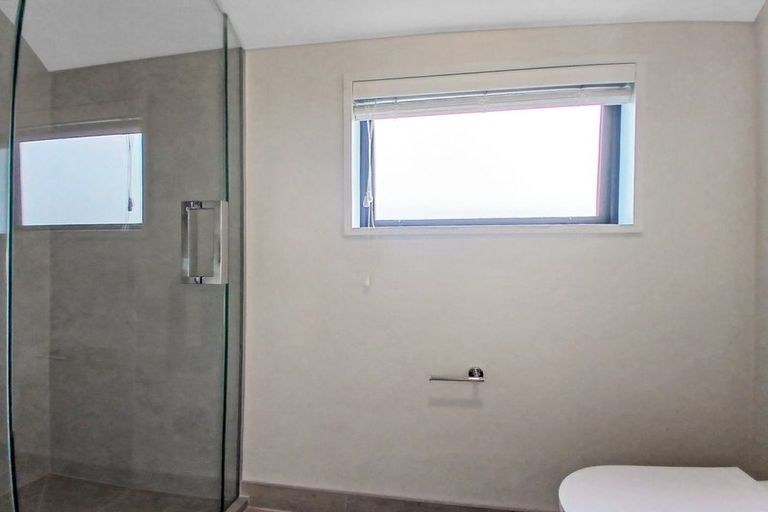 Photo of property in 8/109 Taikata Road, Te Atatu Peninsula, Auckland, 0610