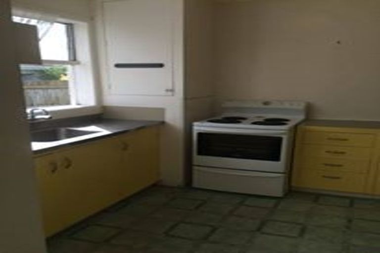 Photo of property in 136 Hutchinson Avenue, New Lynn, Auckland, 0600