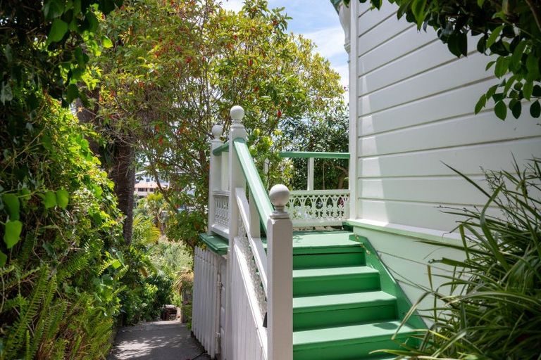Photo of property in 7 Lincoln Road, Bluff Hill, Napier, 4110