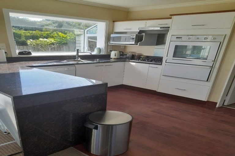 Photo of property in 3 Gavin Road, Raumati Beach, Paraparaumu, 5032