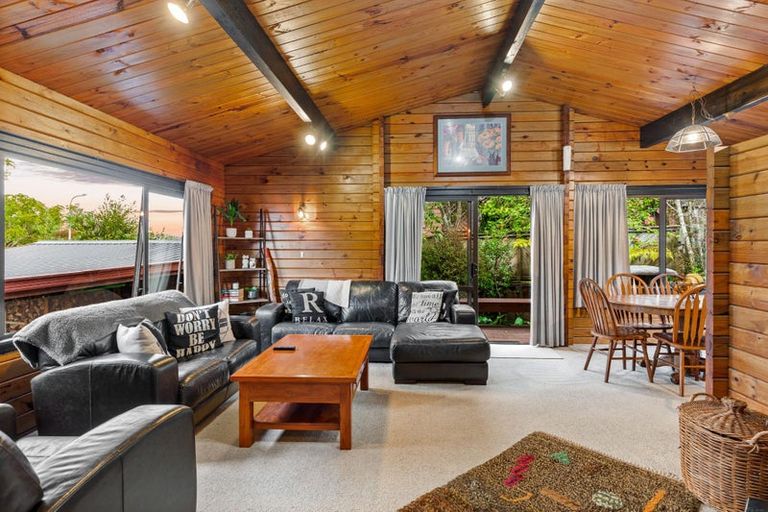 Photo of property in 124 West Harbour Drive, West Harbour, Auckland, 0618