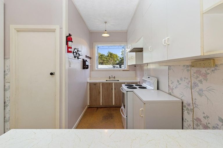 Photo of property in 85 Scenic Drive, Titirangi, Auckland, 0604