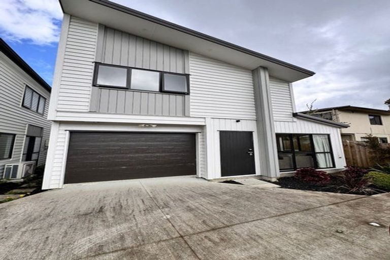 Photo of property in 11d Regency Place, Sunnynook, Auckland, 0632