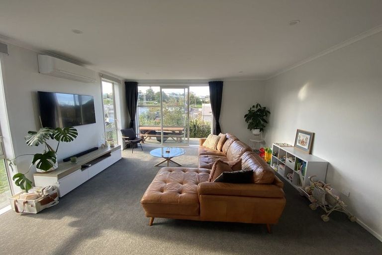 Photo of property in 22 Taitonga Lane, Stanmore Bay, Whangaparaoa, 0932