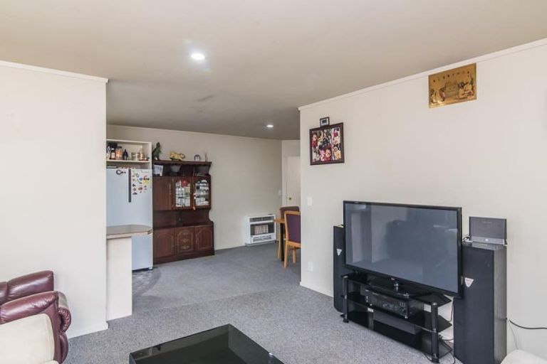 Photo of property in 105 Makarini Street, Paraparaumu, 5032