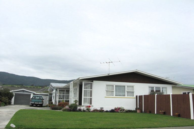 Photo of property in 2/29 Kipling Crescent, Stoke, Nelson, 7011