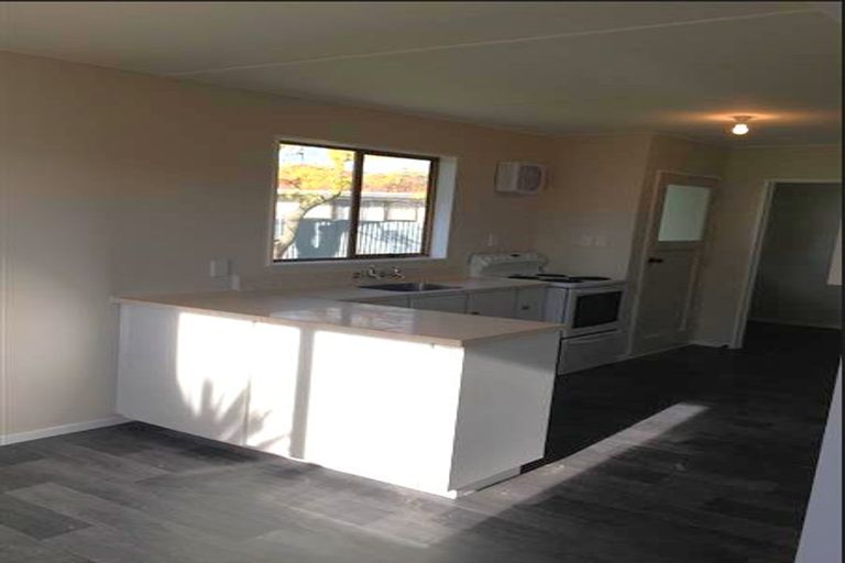 Photo of property in 16 Jeffares Place, Taradale, Napier, 4112