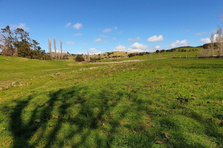 Photo of property in 42 Jumna Road, Maungaturoto, 0587