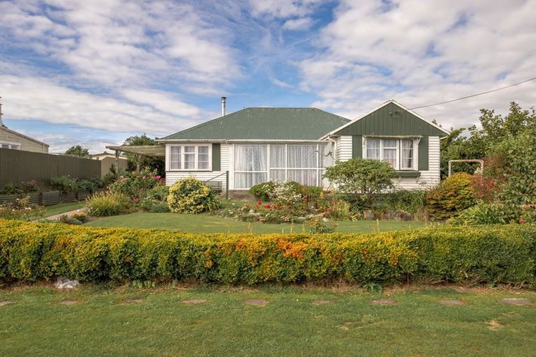 Photo of property in 253 Palmerston Street, Westport, 7825