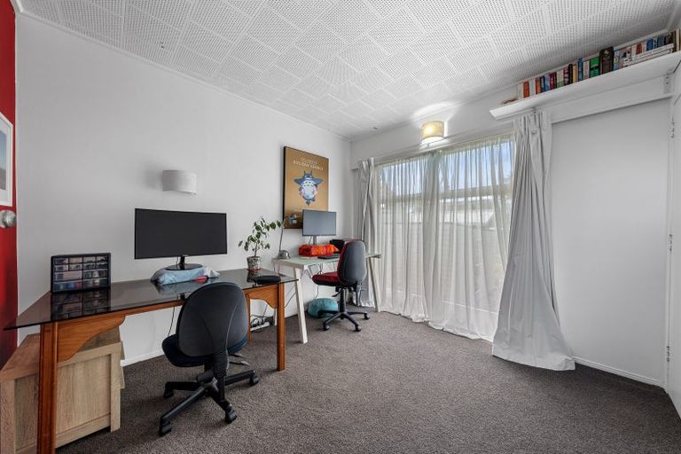 Photo of property in 4 Range Road, Swanson, Auckland, 0816