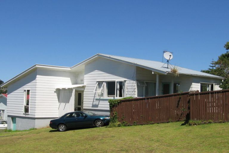 Photo of property in 36 Lysander Crescent, Beach Haven, Auckland, 0626