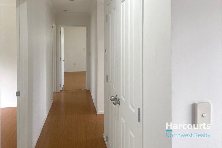 Photo of property in 4 Falcarragh Crescent, Flat Bush, Auckland, 2019
