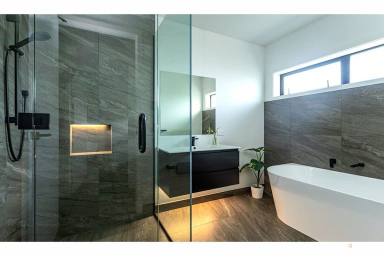 Photo of property in 1 Hislop Street, Geraldine, 7930