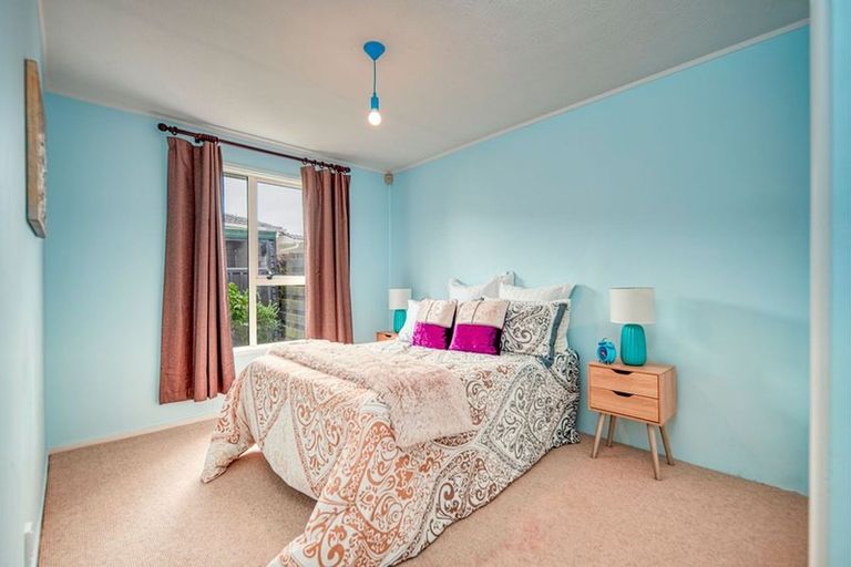 Photo of property in 2/63 Walworth Avenue, Pakuranga Heights, Auckland, 2010