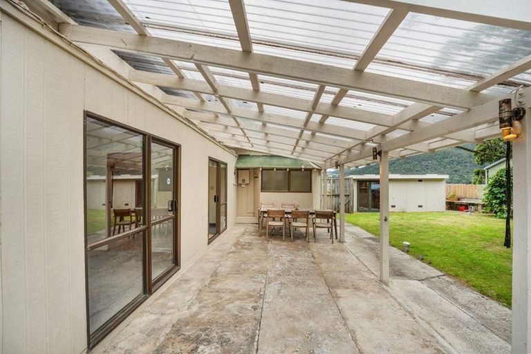 Photo of property in 3 Foster Avenue, Huia, Auckland, 0604