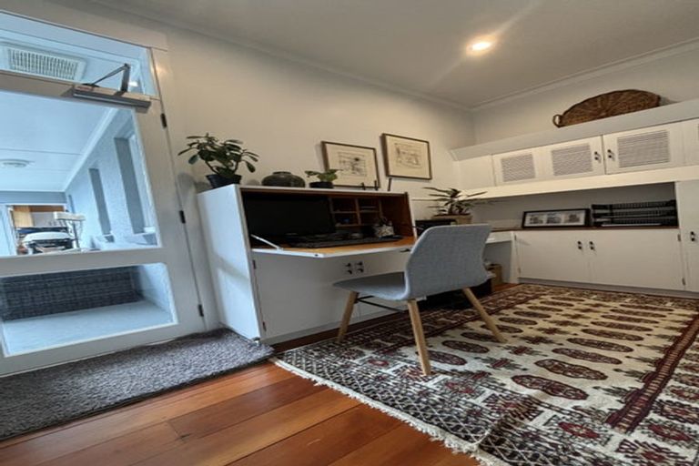 Photo of property in 27 Phoenix Avenue, Hokowhitu, Palmerston North, 4410