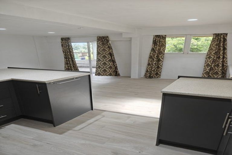 Photo of property in 250 Don Buck Road, Massey, Auckland, 0614