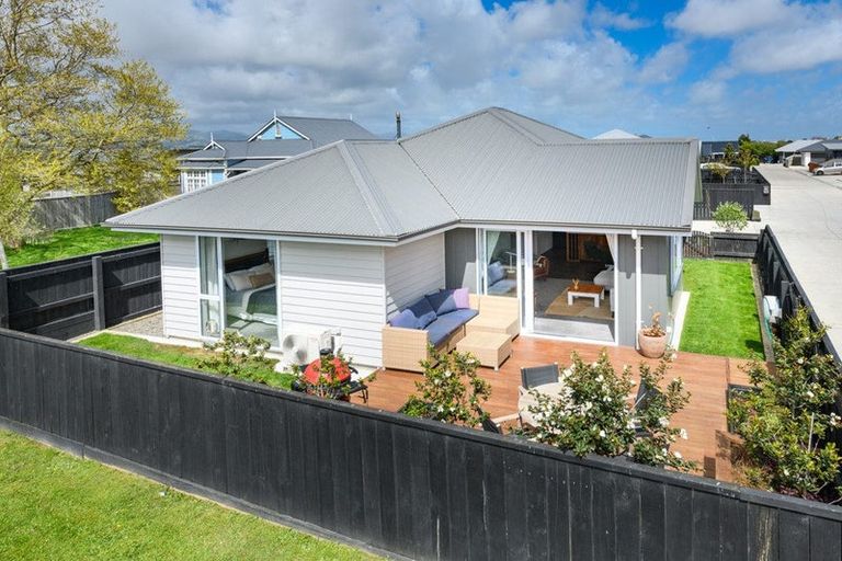 Photo of property in 1 Ivy Lane, Kelvin Grove, Palmerston North, 4414