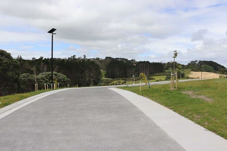 Photo of property in 30 Jabal Crescent, Totara Park, Auckland, 2105