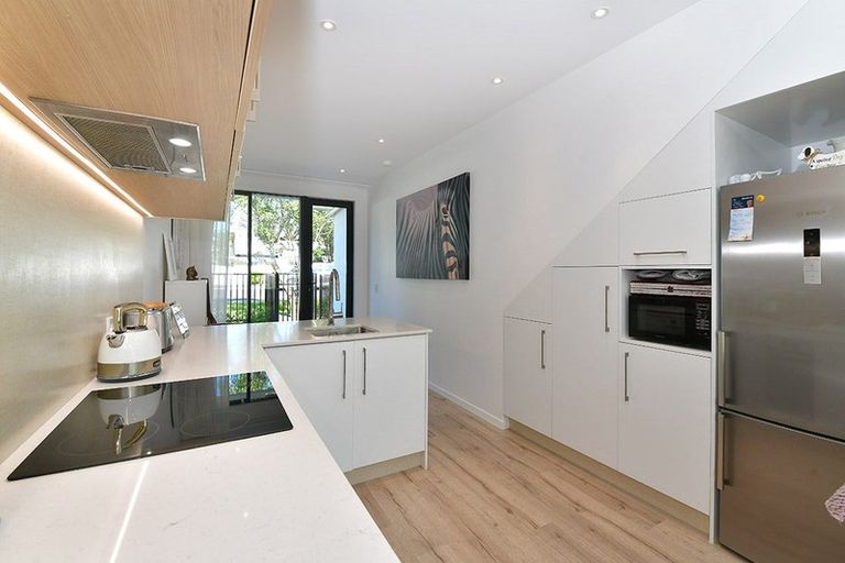 Photo of property in 4/445 Hibiscus Coast Highway, Orewa, 0931