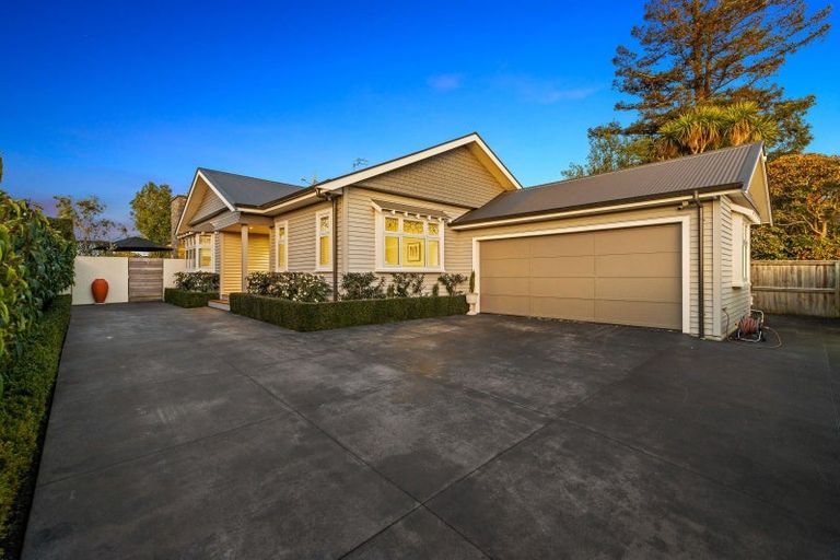 Photo of property in 62 Bretts Road, St Albans, Christchurch, 8052