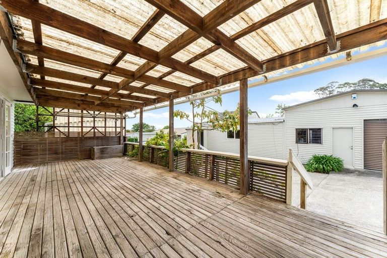 Photo of property in 30 Ozich Avenue, Te Atatu South, Auckland, 0610