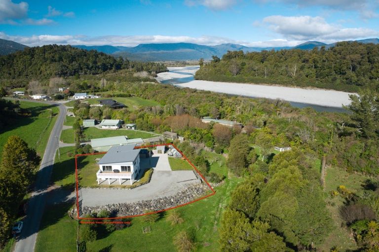 Photo of property in 91 Beach Road, Kakapotahi, Ross, 7885