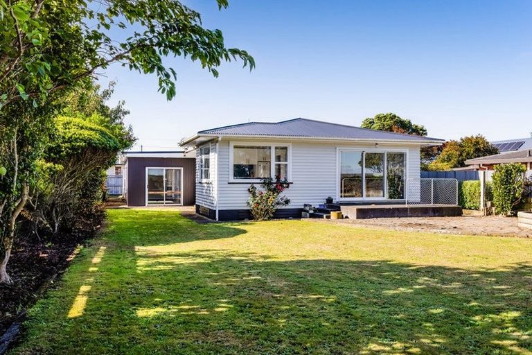 Photo of property in 41 Camberwell Road, Hawera, 4610
