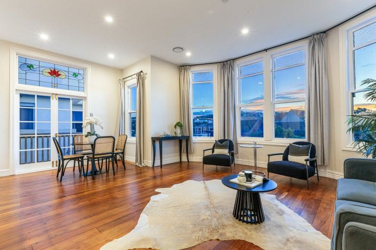 Photo of property in 68 Northland Road, Northland, Wellington, 6012