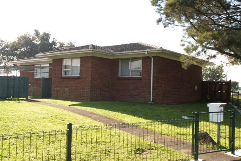 Photo of property in 108 Robertson Road, Mangere East, Auckland, 2024
