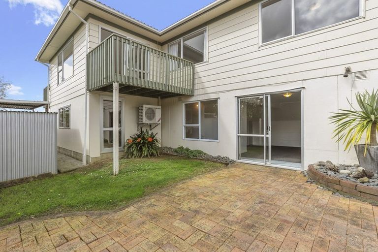 Photo of property in 43 Gallony Avenue, Massey, Auckland, 0614