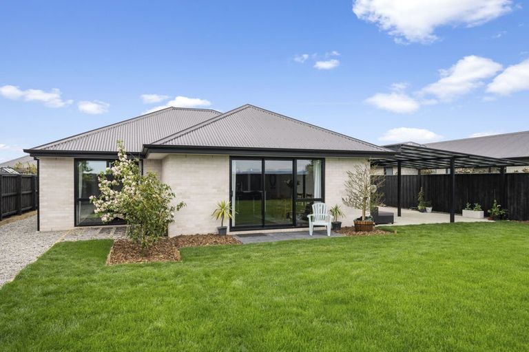 Photo of property in 37 Chris Drive, Rolleston, 7614