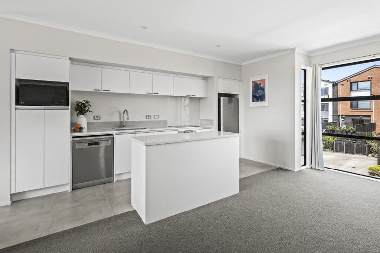 Photo of property in 12 Raranga Lane, Hobsonville, Auckland, 0616