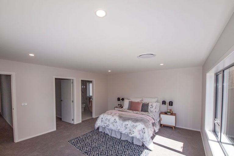 Photo of property in 6 Prestbury Grove, Churton Park, Wellington, 6037