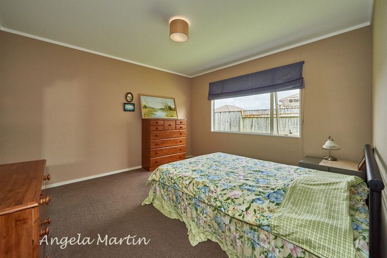 Photo of property in 18 Meridian Grove, Kelvin Grove, Palmerston North, 4414