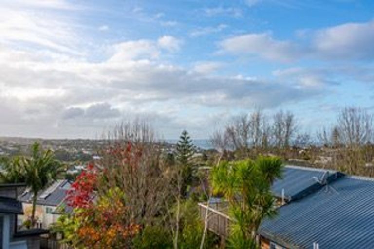 Photo of property in 131a Kowhai Road, Mairangi Bay, Auckland, 0630