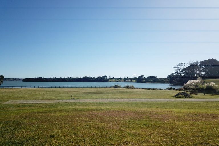 Photo of property in 17 Goble Road, Clarks Beach, 2679
