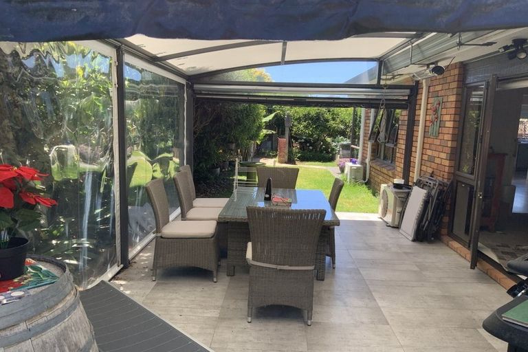 Photo of property in 40 Lakeside Drive, Orewa, 0931