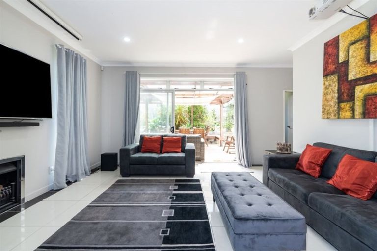 Photo of property in 406a Te Atatu Road, Te Atatu Peninsula, Auckland, 0610