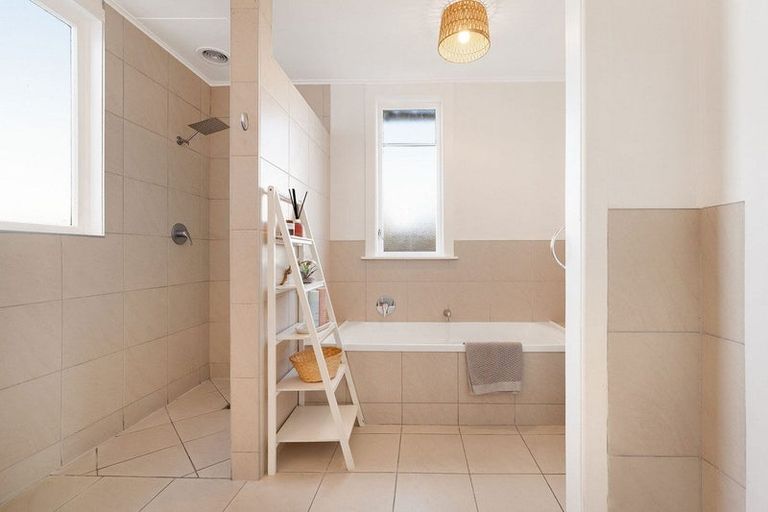 Photo of property in 2b Dalton Drive, Papamoa Beach, Papamoa, 3118