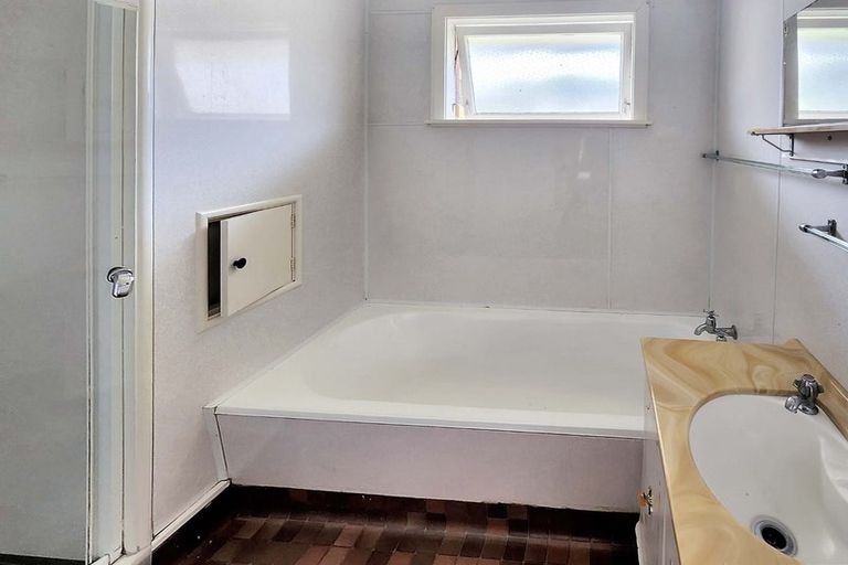 Photo of property in 79 Fraser Street, Wainuiomata, Lower Hutt, 5014