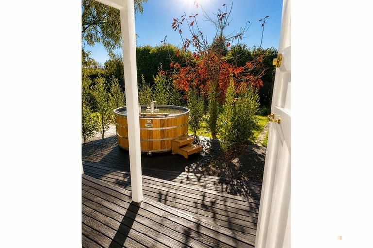 Photo of property in 260 Talbot Street, Geraldine, 7930