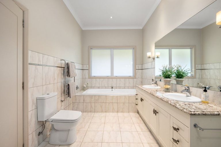 Photo of property in 2r Molloy Rise, Pyes Pa, Tauranga, 3112