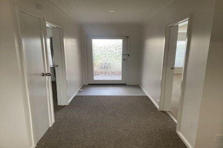 Photo of property in 1/2 Kurnell Drive, Botany Downs, Auckland, 2010