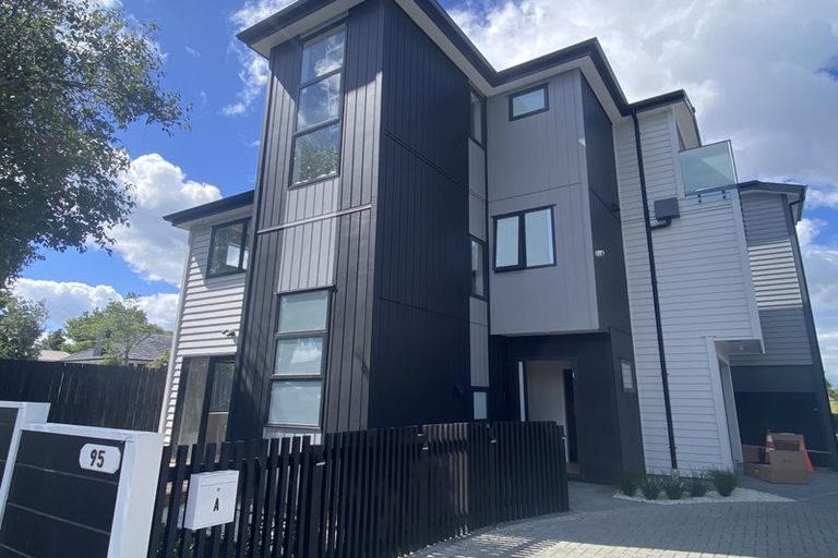 Photo of property in 95 Kervil Avenue, Te Atatu Peninsula, Auckland, 0610