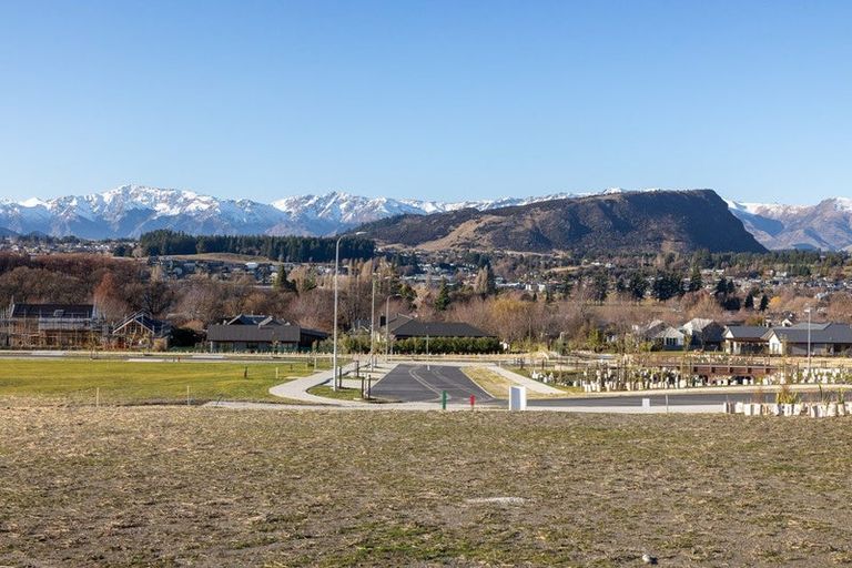Photo of property in 15 Glenbrae Crescent, Wanaka, 9305