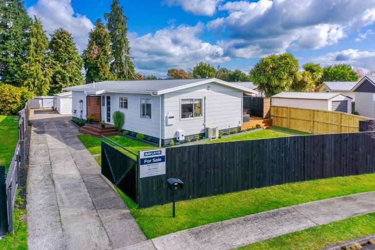 Photo of property in 11 Purcell Place, Melville, Hamilton, 3206