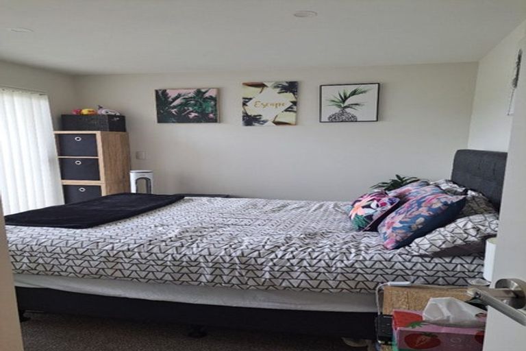 Photo of property in 20 Rorotu Avenue, Karaka, 2113