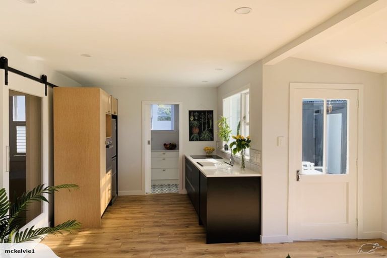 Photo of property in 40 Rua Street, Lyall Bay, Wellington, 6022